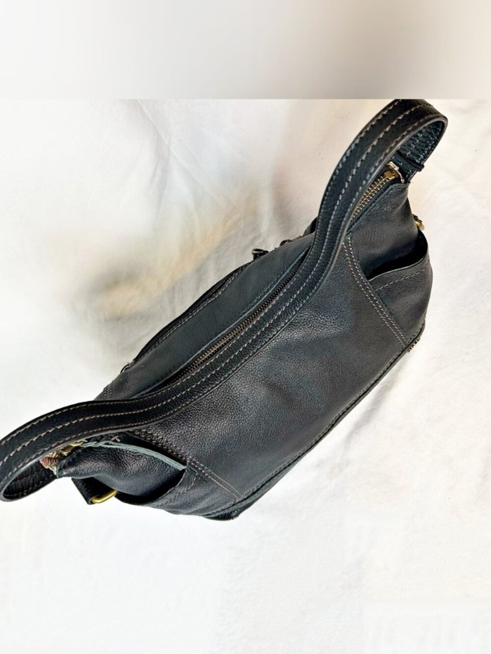 The Sak Soft Black Pebbled Leather Kendra Hobo Shoulder Bag - Picture 5 of 8